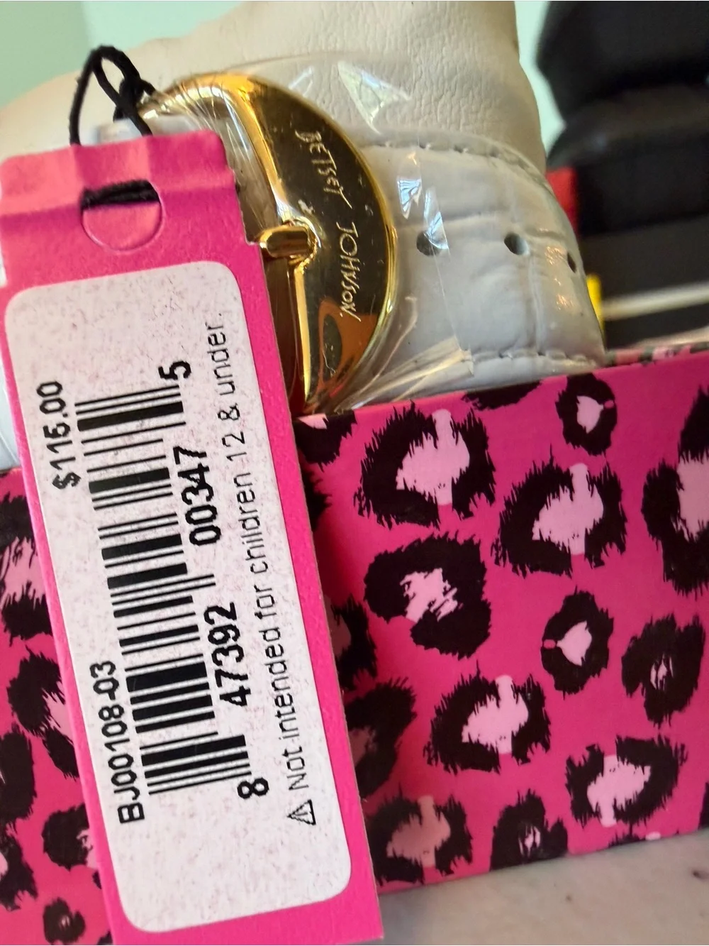 New BETSEY JOHNSON WHITE LEATHER+GOLD,PINK KISS LIPS,MIRROR DIAL WATCH